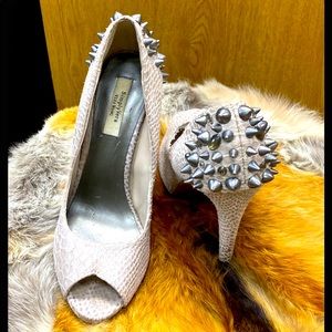 VERA WANG - designer Python skin with spikes and show Swarovski crystals